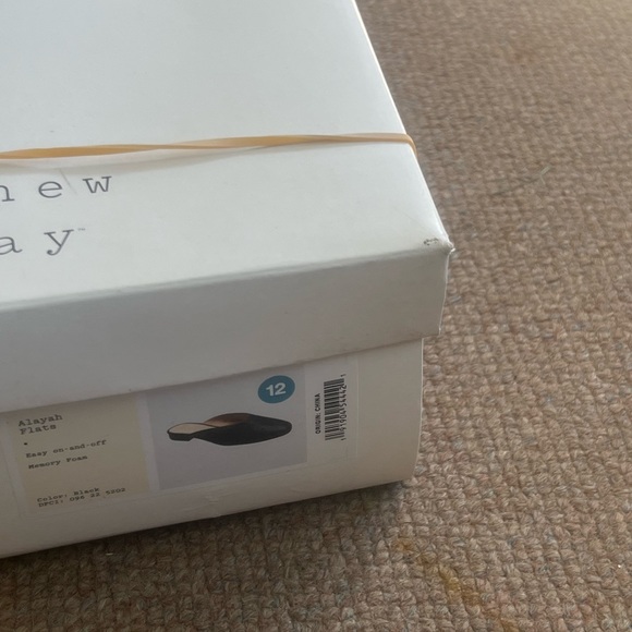 a new day Slip on me or color black size 12 new in box. - Picture 2 of 10